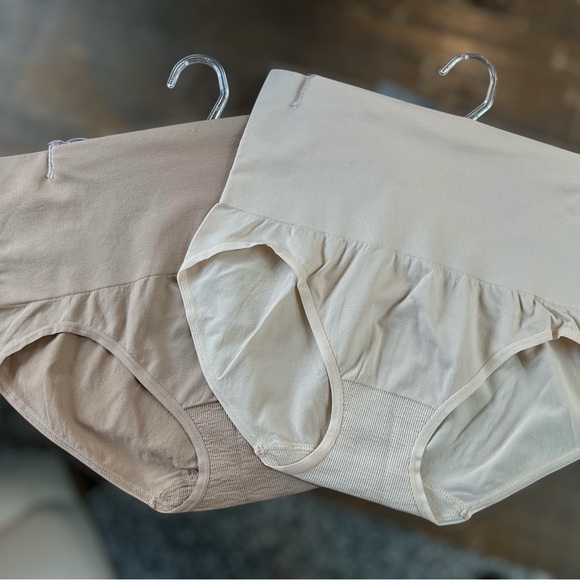 🌸2 pc bundle Shaper Briefs - Picture 7 of 10